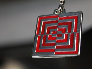Привезак Психо (метални)